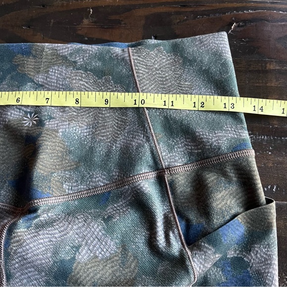 ATHLETA SALUTATION STASH HIGH RISE 7/8 LEGGING Topiary Abstract Olive - Picture 13 of 13